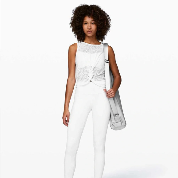 Lululemon Breeze Through Twist Tank
White size  4 - Picture 1 of 8